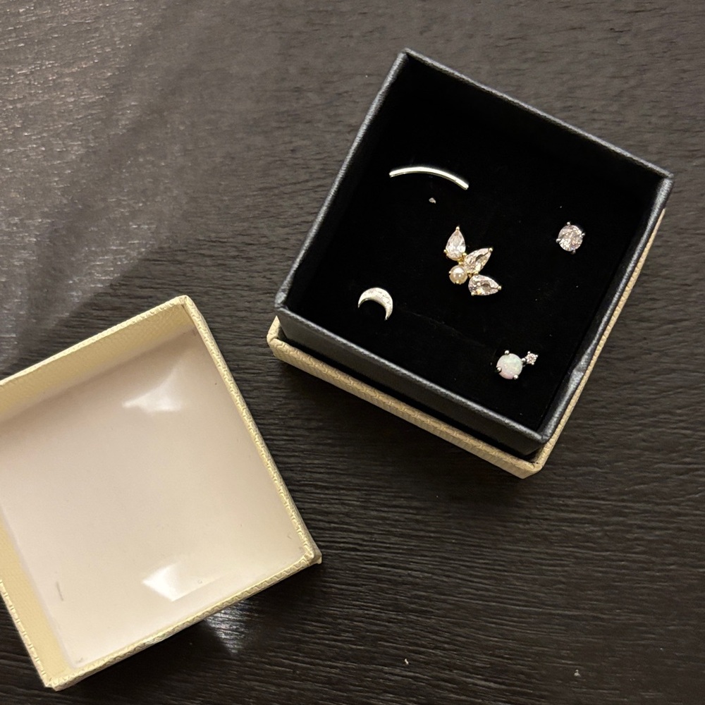Elegant Gold and Silver Jewelry Set